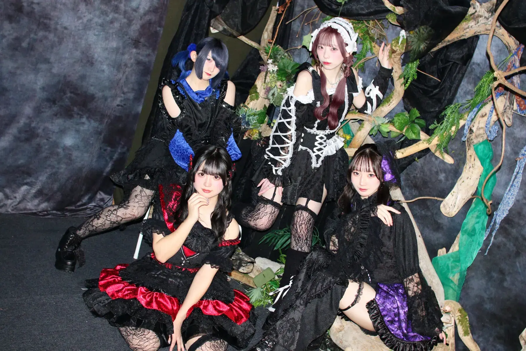 SYAAMiNE goods visual